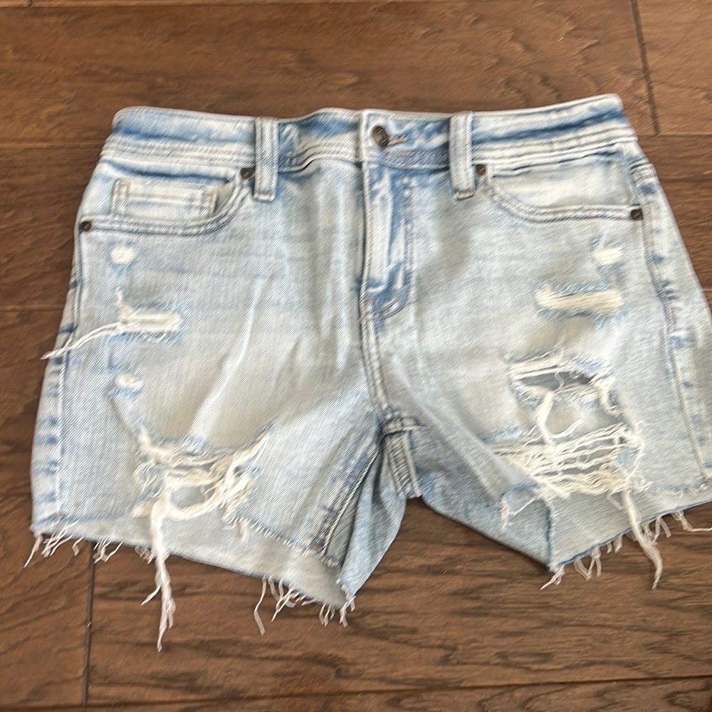 Light wash denim mid thigh shorts
